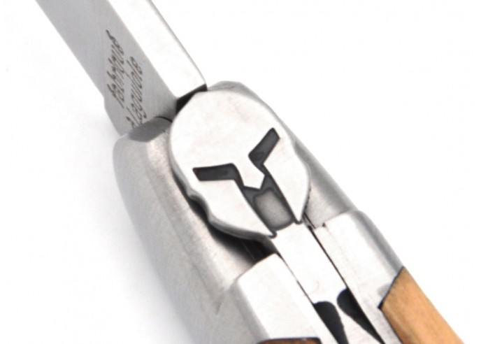 Laguiole pocket knife, 12 cm, corinthian helmet, olive wood handle with matt bolsters