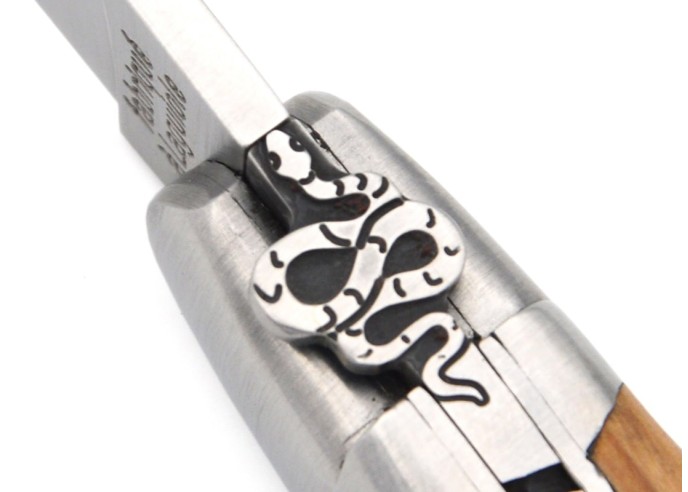 Laguiole pliant 12 cm, abeille motif serpent, lame seule, manche en olivier