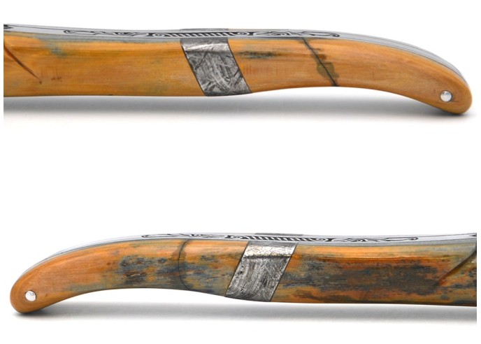 Laguiole Klappmesser 12 cm, zentraler Heftbacke aus Meteorit, Damast Mosaikklinge mit einem Griff aus Mammutelfenbein