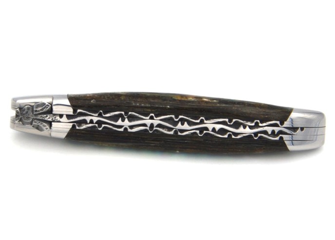 Laguiole 12cm, Edelstahl als 'brut de forge' Klinge, Biene und Doppelplatinen ziseliert, Griff aus Seeohrenholz