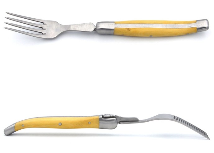 Laguiole forks with matt stainless steel bolsters. Wide boxwood handles
