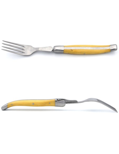 Laguiole forks with matt stainless steel bolsters. Wide boxwood handles