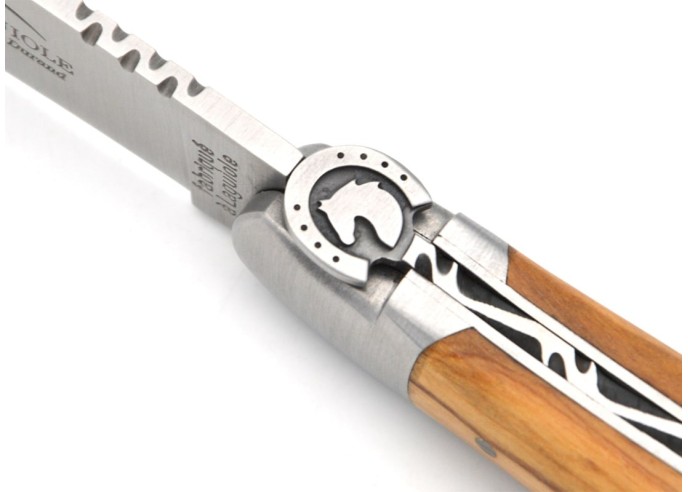 Laguiole pliant 12 cm, cheval, lame seule, manche en olivier avec finition inox mat