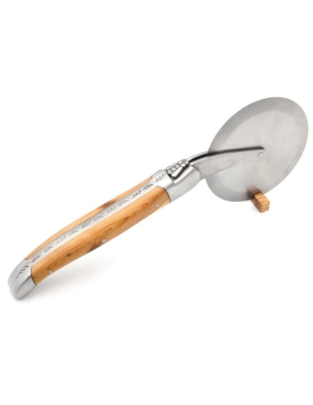 Roulette à pizza de Laguiole, manche en genévrier, finition inox mat