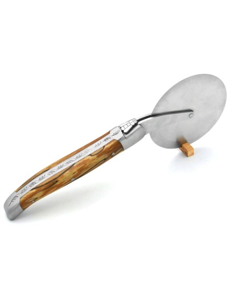Laguiole Pizzaroller, Griff aus Aubrac-Buchenholz