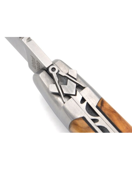 Laguiole Freemason, blade and corkscrew, olive wood & black spacer