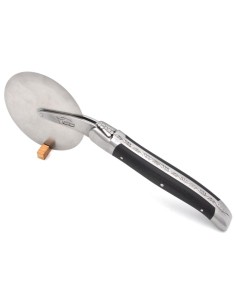 Roulette à pizza de Laguiole, manche fibre de carbone, finition mat