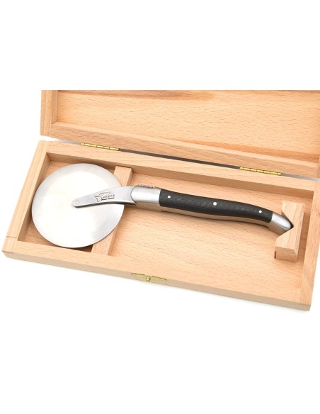 Laguiole pizza wheel, carbon fiber handle with matt bolsters
