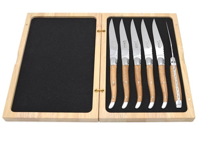 Coffret de couteaux de table de Laguiole, manche galbé en chêne de barrique avec mitres inox brillant
