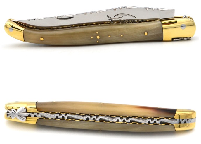 Laguiole pliant, 13 cm, abeille forgée, manche en pointe de corne