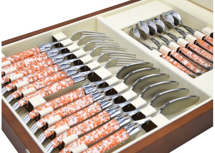 Ménagère de Laguiole 24 pièces, manche feuille de cuivre en inclusion