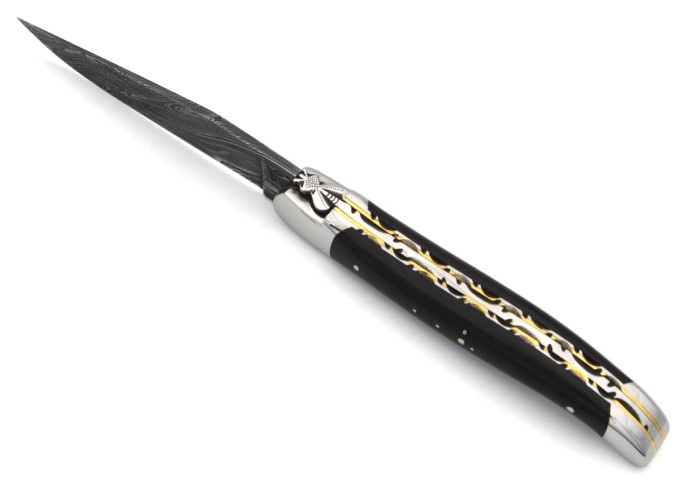 Laguiole in ebony, classic forged bee n°2, damascus blade, double plates