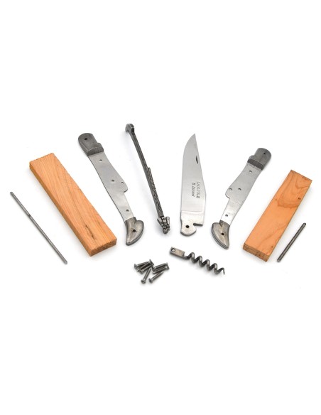 Laguiole self-assembly 12 cm with corkscrew and blade engraving