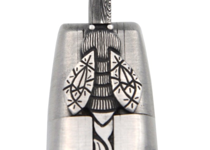 laguiole pliant 12cm lame damas sauvage abeille et ressort ciseles burin manche en olivier
