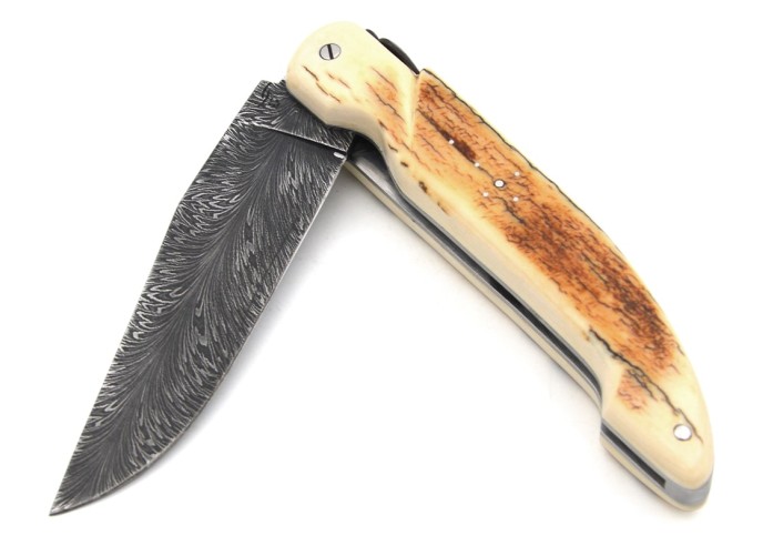 Laguiole hunting knife, feather damascus steel blade, mammoth tusk
