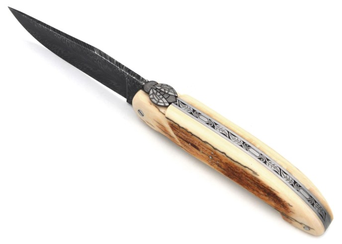 Laguiole hunting knife, feather damascus steel blade, mammoth tusk