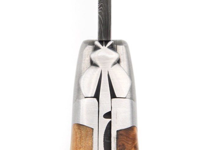 Laguiole pocket knife, 12 cm, forged bee, Damascus steel blade, juniper handle with matt bolsters