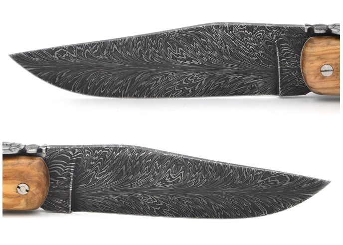 Laguiole de Chasse 13.5 cm, lame damas plume, manche en olivier