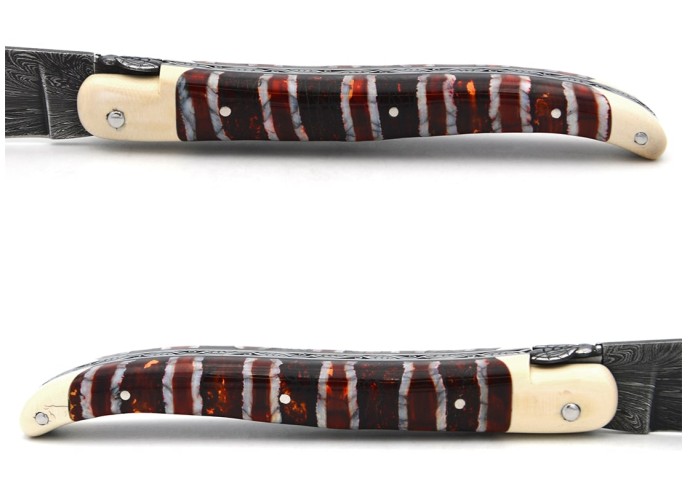 Couteau de Laguiole en molaire de mammouth rouge, lame Damas mosaïque