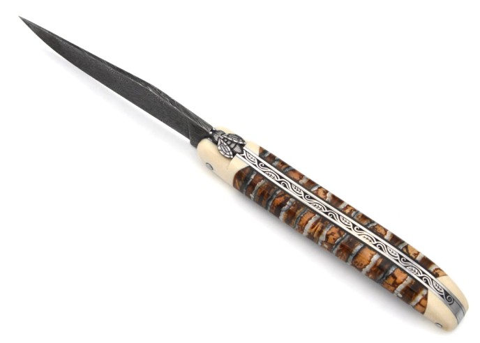 Couteau de Laguiole en molaire de mammouth marron, lame Damas mosaïque