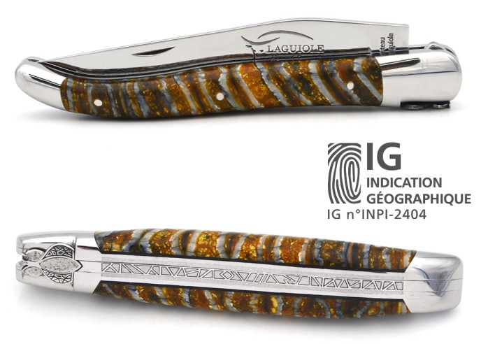 Laguiole-Messer mit Label Geografische Angabe, 12 cm Griff aus gelbem Mammutstoßzahn, Biene und Feder mit Meißel gemeißelt