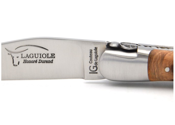 Laguiole knife with Geographical Indication label, 12 cm juniper wood handle, chiselled bee and double plates