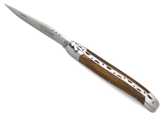 Laguiole with Geographical Indication label, 12 cm pistachio wood handle
