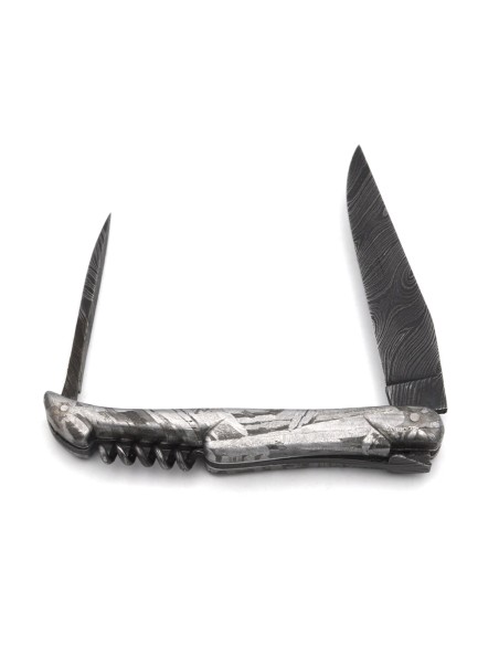Laguiole knife damascus and meteorite