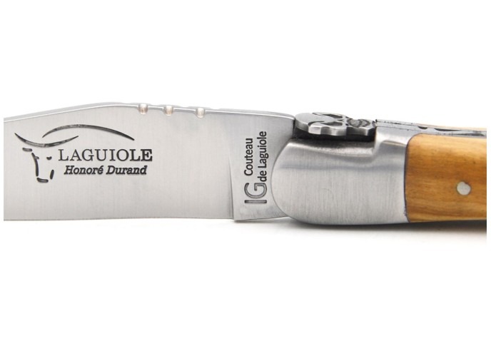 Couteau de Laguiole IG en olivier, abeille forgée tête de mort n°2