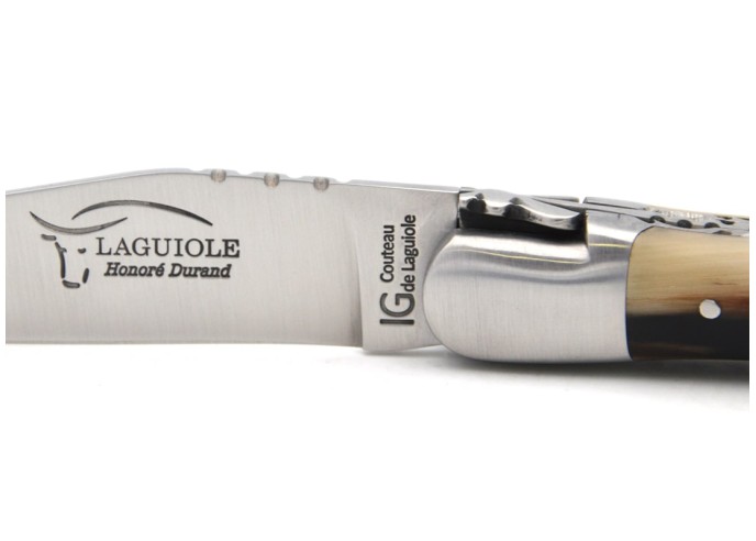 Couteau de Laguiole IG en pointe de corne claire, doubles platines