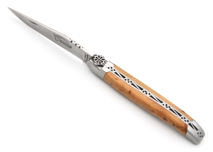 Laguiole knife with GI label, 12 cm juniper wood handle, Occitan cross