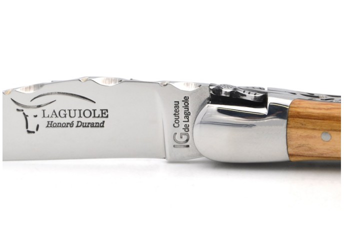 Laguiole 12 cm olive wood, double plates & top of the blade, bee n°1