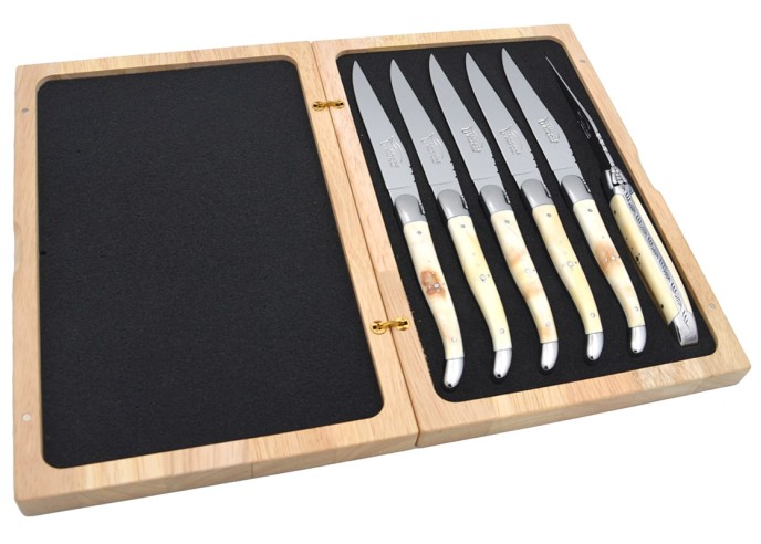 Couteaux à steak Laguiole, manche galbé en pointe de corne foncée