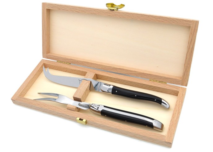 Laguiole Käsebesteck, Messer und Gabel, Heftbacken aus glänzendem Edelstahl, fein Griff aus Rosenholz