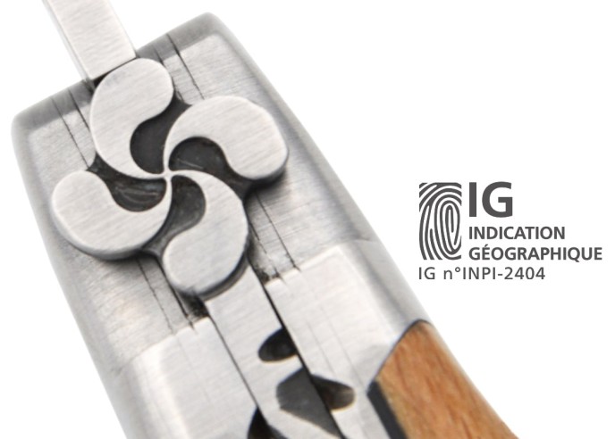 Laguiole mit GA, Aubrac-Buchenholz, Baskisches Kreuz, Doppelplatinen