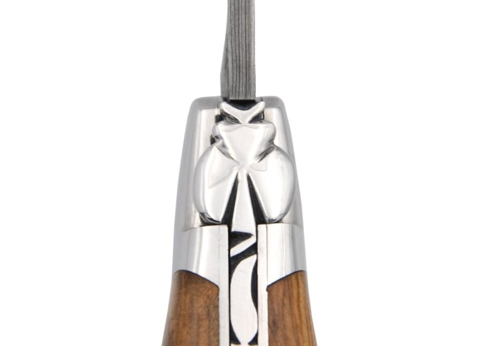 Laguiole mit GA, 12 cm aus geschnitztem Olivenholz, Damast Klinge