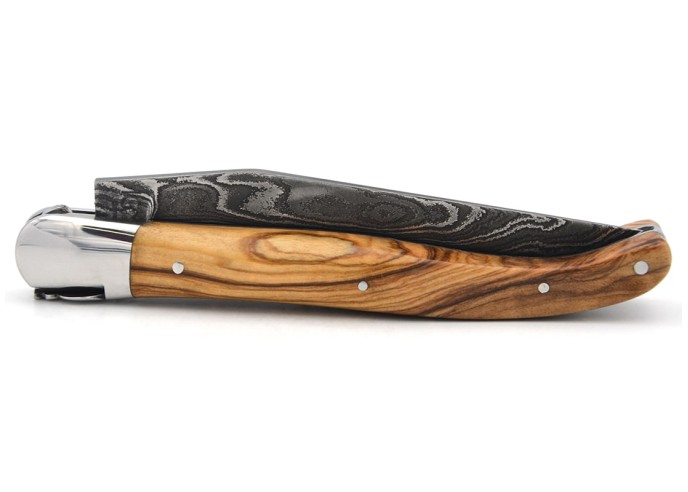 Laguiole with GI label, 12 cm carved olive wood handle, Damascus blade