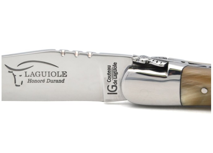 Couteau de Laguiole IG en pointe de corne claire, abeille classique n°1
